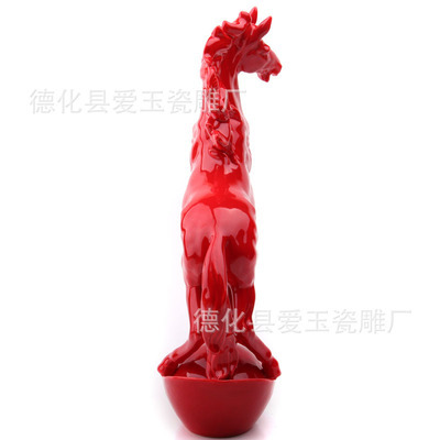 馬到功成，藝韻傳家——探索德化陶瓷馬工藝品的藝術魅力與商業價值